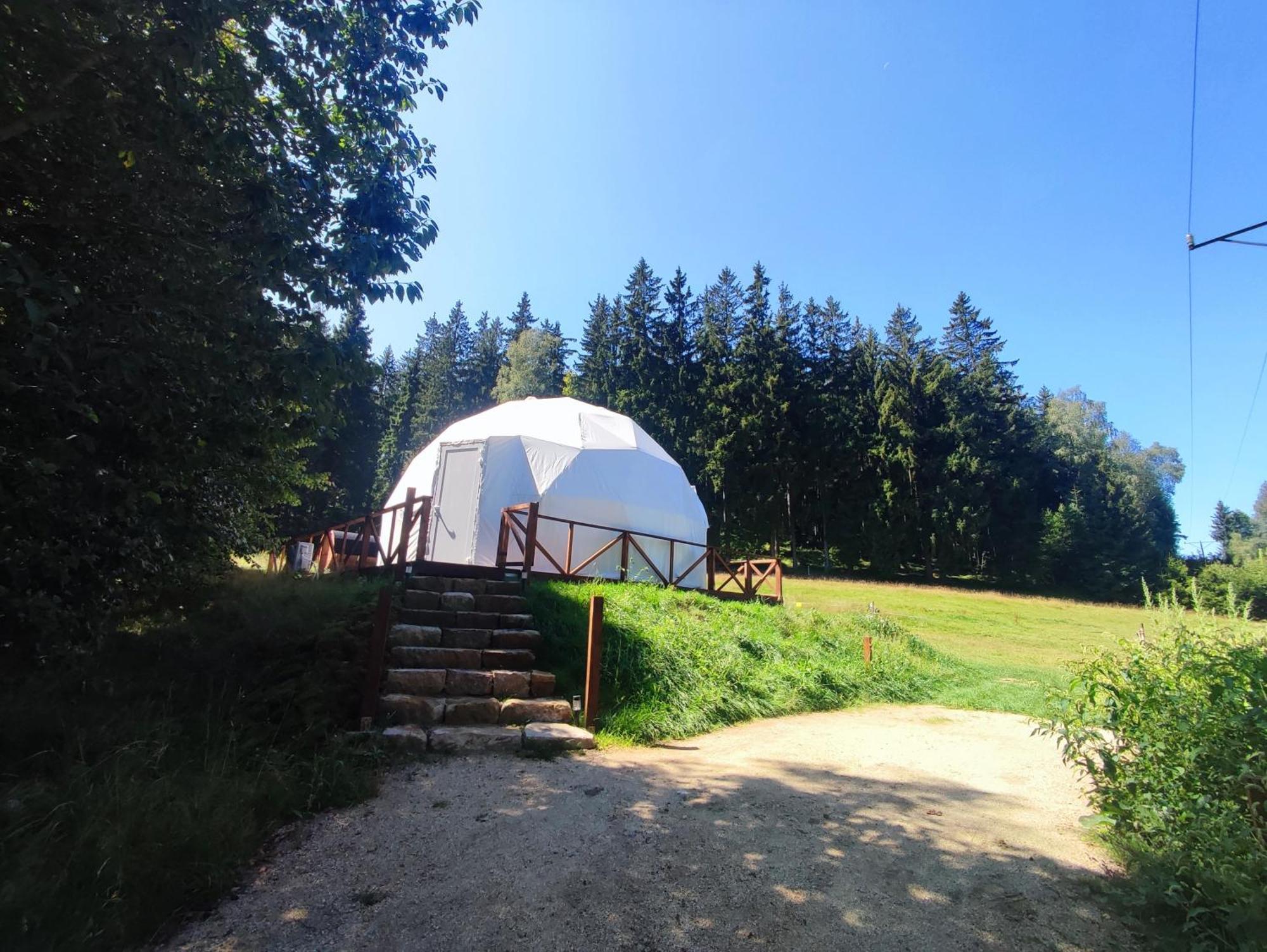 Forrest Glamp Hotel Mieroszow Exterior photo